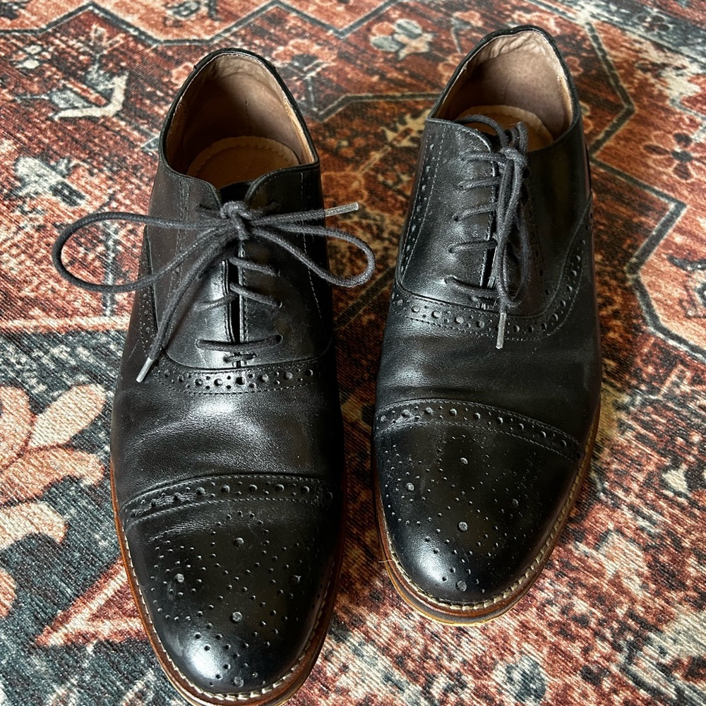 Johnston & Murphy Oxford dress shoes men’s size 8.5 (or women’s 10 wide)